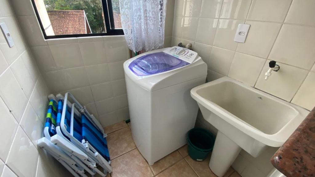 Bombas/ Bombinhas, A 50M Do Mar, Apartamento 2 Quartos, Com Churrasqueira Na Sacada, Ar E Wi-Fi Bagian luar foto